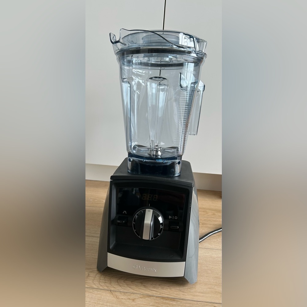 Vitamix Ascent A2300 – Like New - Full Warranty - Value of $862